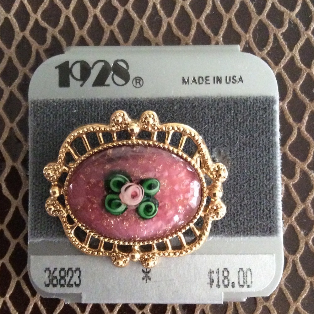 1928 Brooches - Picture 2 of 4
